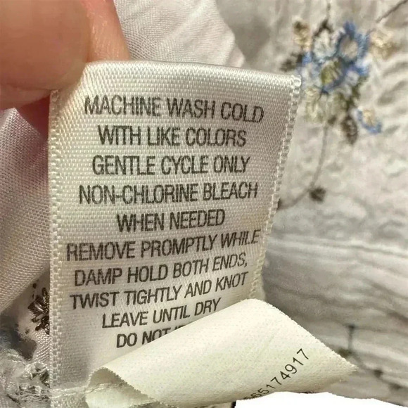 apt.9 Women's Floral Button-Up Shirt White Size M Long Sleeve - Picture 7 of 8